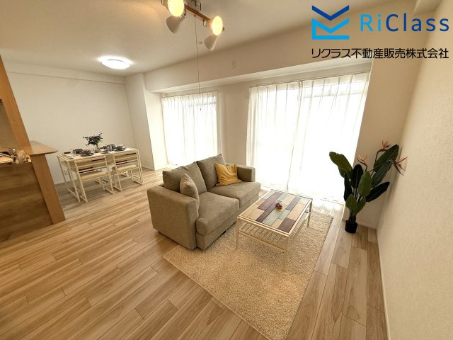 カサベラセントラルプラザ長田の居間・リビング|ゆったり過ごせる居間です