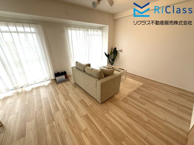 カサベラセントラルプラザ長田の居間・リビング|ゆったりとしたリビングです