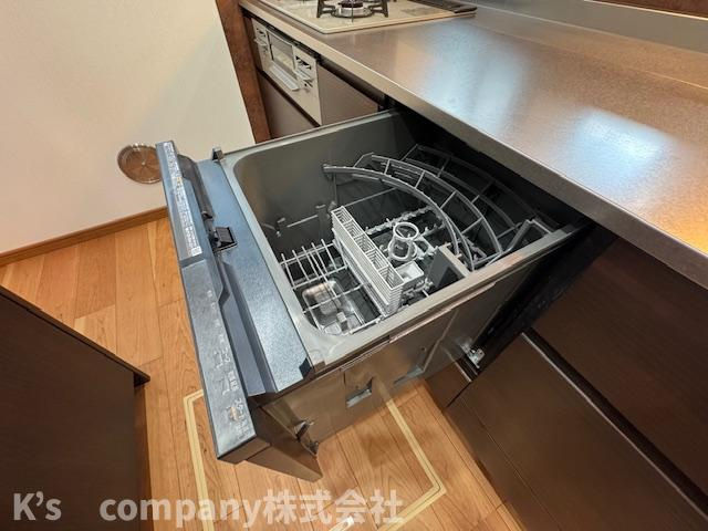 茅ヶ崎市浜竹3丁目　新築戸建　1号棟のキッチン|時間短縮に便利な食洗機付き◇◇