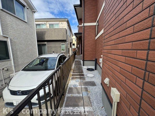 茅ヶ崎市浜竹3丁目　新築戸建　1号棟の外観|玄関までのアプローチ♪