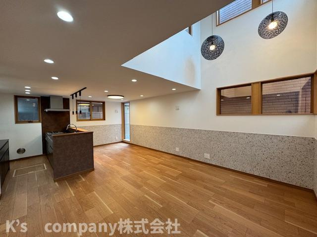 茅ヶ崎市浜竹3丁目　新築戸建　1号棟の居間・リビング|ご家庭が集まるリビングスペース◇◇