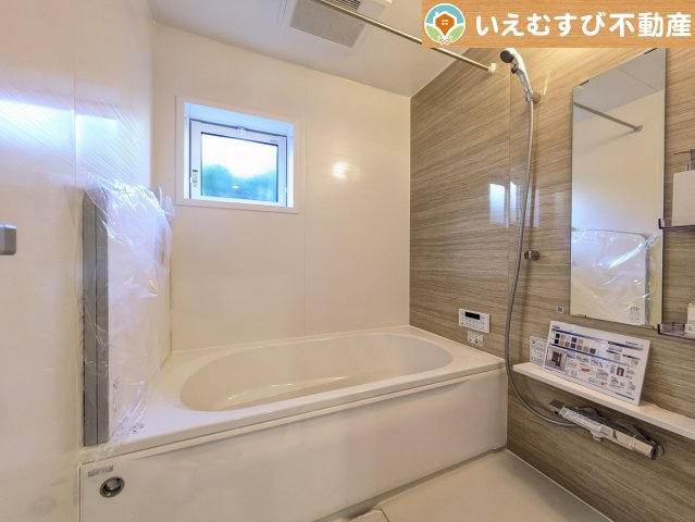 BLOOMING GARDEN　行田市持田4丁目の浴室|ナチュラルな色合いで落ち着いた空間
優しい色合いでくつろぎの浴室。ゆっくり過ごしながら疲れを取りましょう♪