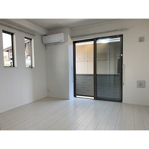 ESPERANZA羽根西の居間・リビング