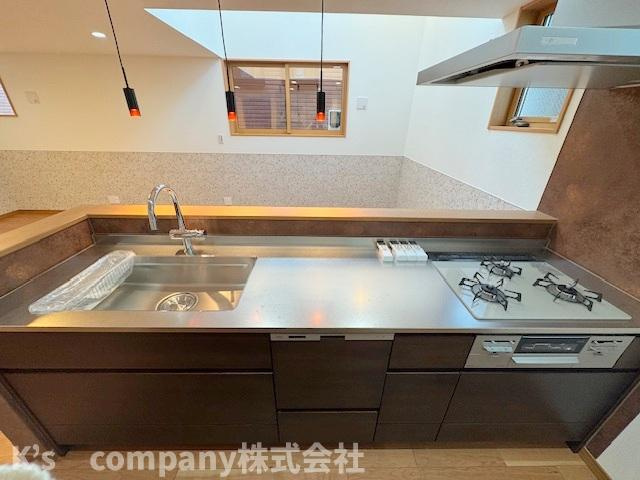茅ヶ崎市浜竹3丁目　新築戸建　2号棟のキッチン|システムキッチン◇◇