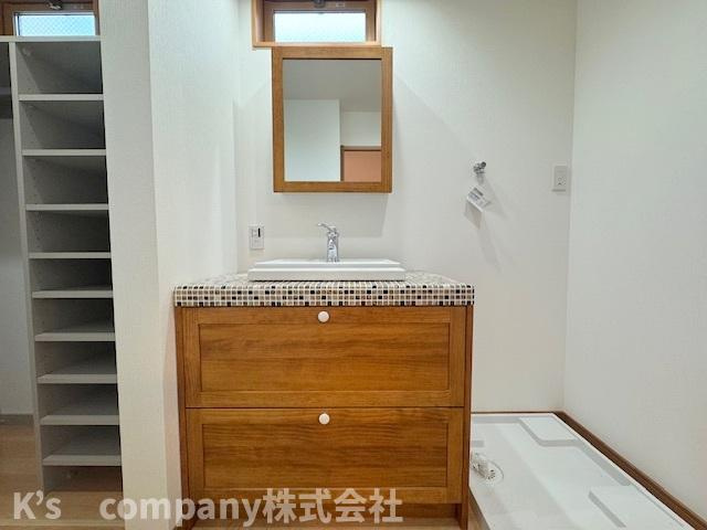 茅ヶ崎市浜竹3丁目　新築戸建　2号棟の独立洗面台|朝の身支度もスムーズ洗面化粧台♪