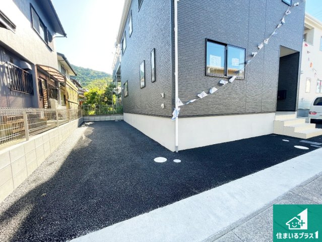 ★1(土)2(日)現地見学可能！★亀岡市大井町小金岐　ラスト1邸の駐車場|駐車スペース！散水栓があるので、こまめに愛車を洗えます！