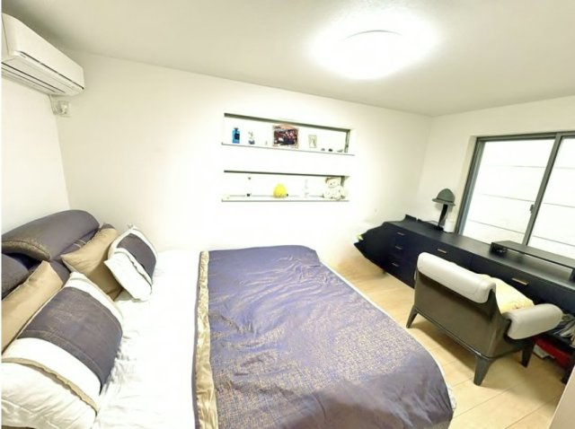 練馬区小竹町1丁目の洋室|1階8.5帖洋室
主寝室にもピッタリな広々とした居室です