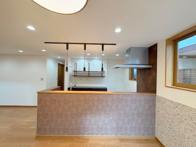 茅ヶ崎市浜竹3丁目　新築戸建　3号棟のキッチン|全体を見わたせる対面式キッチン♪