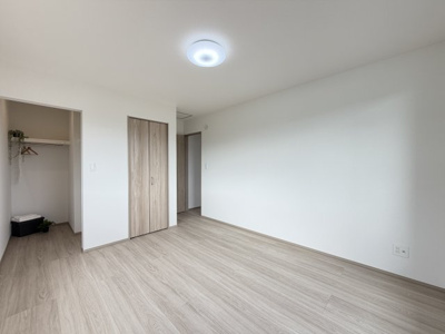 【洋室】 | 八重瀬町具志頭（全5棟）E号棟 | ※同仕様写真です