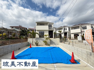 【外観】 | 八重瀬町具志頭（全5棟）E号棟 | E号棟　並列駐車3台可♪