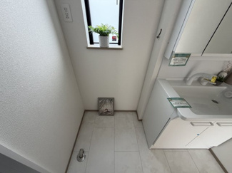 【ランドリースペース】 | 八重瀬町具志頭（全5棟）E号棟 | E号棟　洗濯機置き場♪