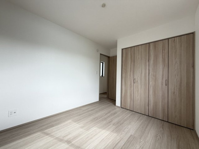 【洋室】 | 八重瀬町具志頭（全5棟）E号棟 | ※同仕様写真です