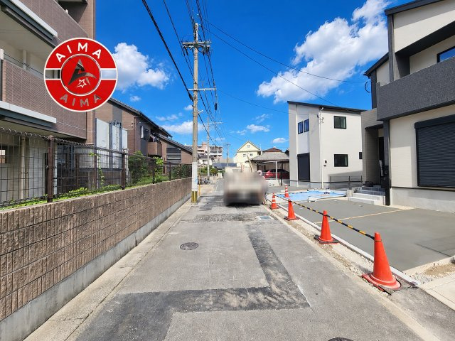 春日市桜ヶ丘6丁目第2-4棟（3号棟）の外観|前面道路含む現地の写真です。