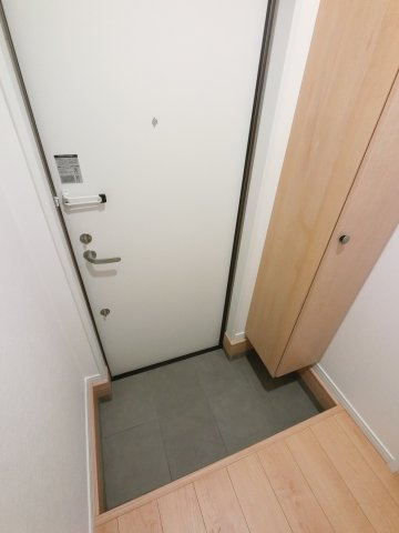 AJ千葉寺003の玄関