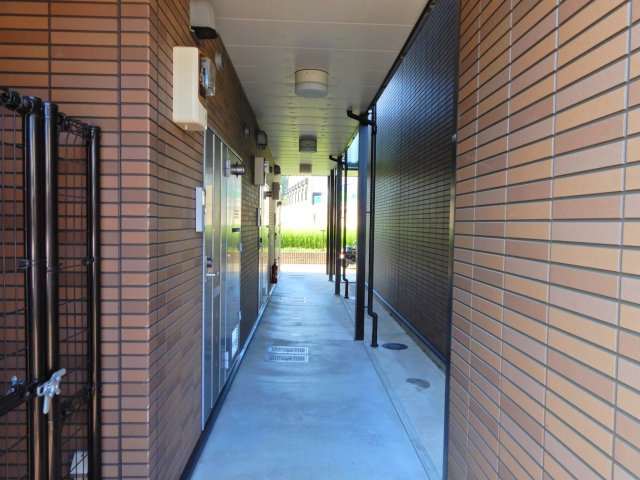 レオネクストエイザのエントランス