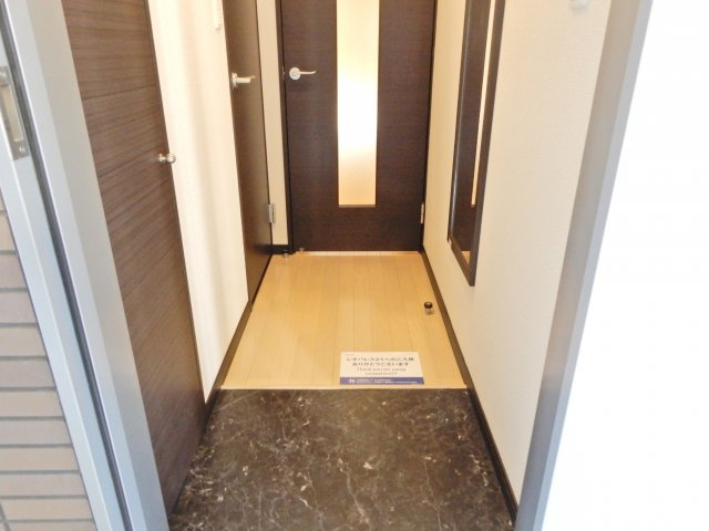 レオネクストエイザの玄関