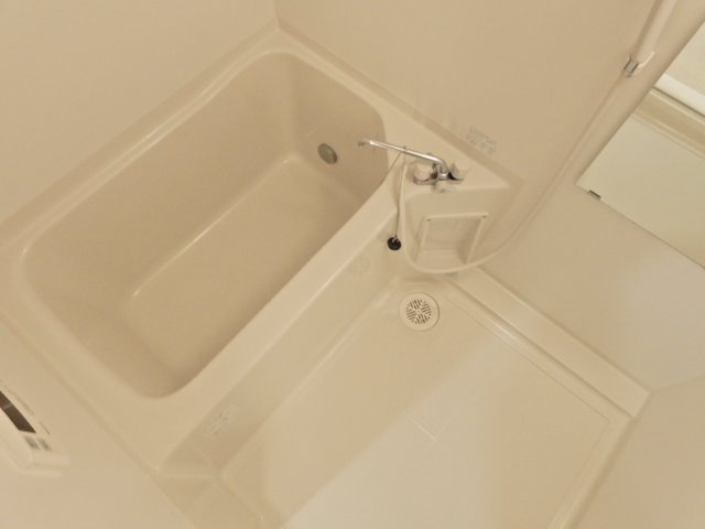 レオネクストエイザの浴室