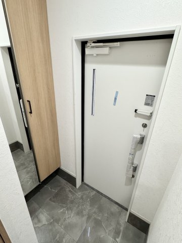 CS GARDEN 吉祥寺の玄関