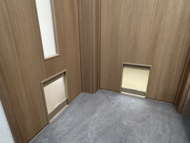 CS GARDEN 吉祥寺のその他|ネコ用出入口