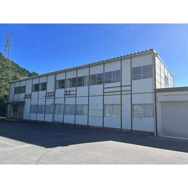 上石津町寄宿舎付事務所の外観