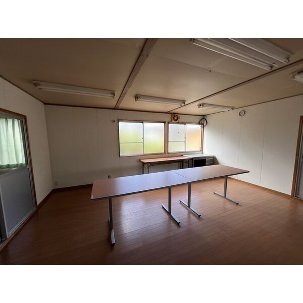 上石津町寄宿舎付事務所の内装