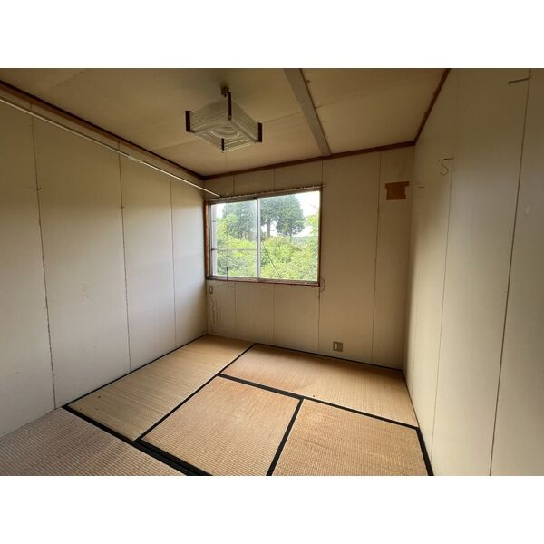 上石津町寄宿舎付事務所の和室