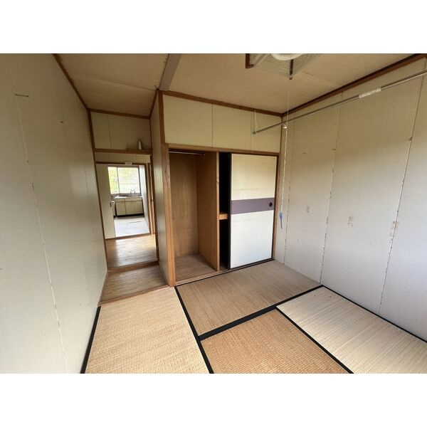 上石津町寄宿舎付事務所の和室