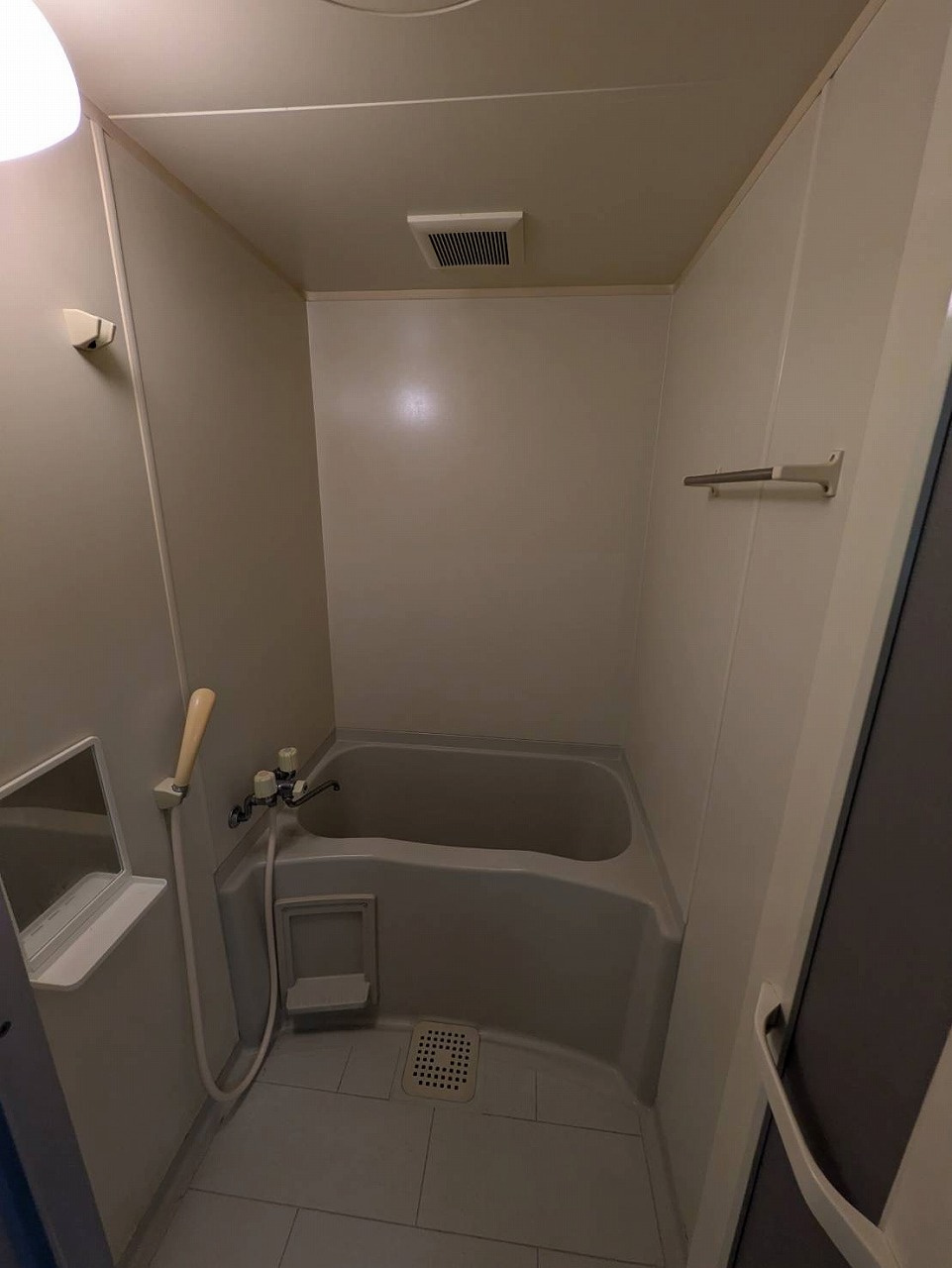 平野ビルの浴室