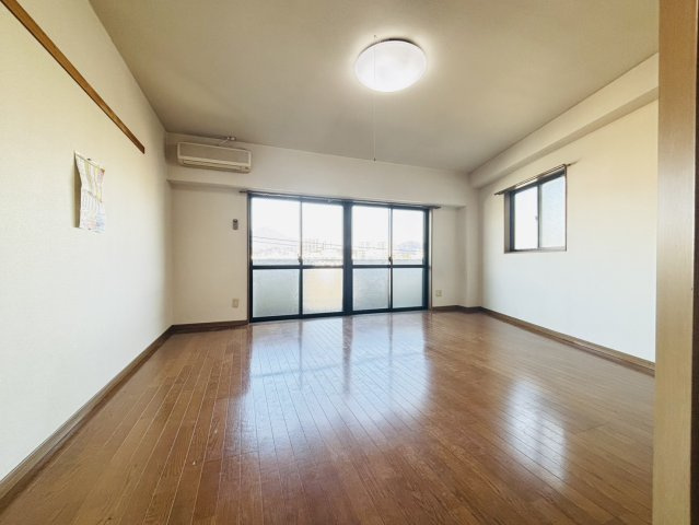 WIN二日市の洋室