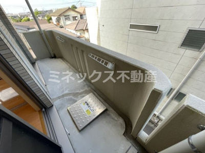 【玄関】 | ユーミー波島 | 同タイプのお部屋の写真。現況を優先します。