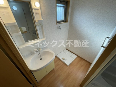 【独立洗面台】 | ユーミー波島 | 同タイプのお部屋の写真。現況を優先します。