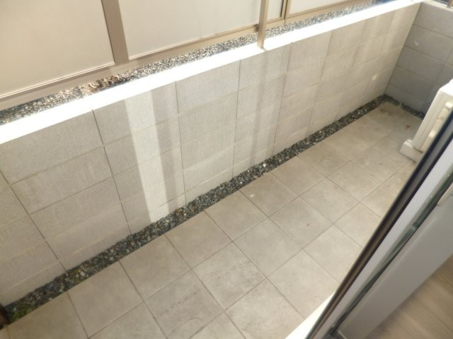 倉敷市福島のアパートのバルコニー