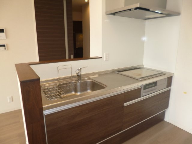 ル・コキヤージュのキッチン|３口IHコンロ付システムキッチン