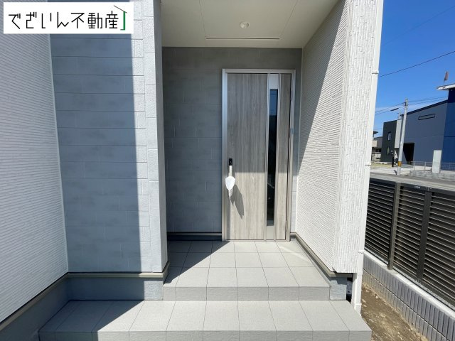 【玄関】 | Livele Garden.S鴻巣市鎌塚　新築住宅 | 現地(2026年4月撮影)