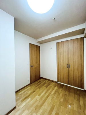 【洋室】 | 森都OSAKAウエストヴィル | 洋室（約6.2帖）