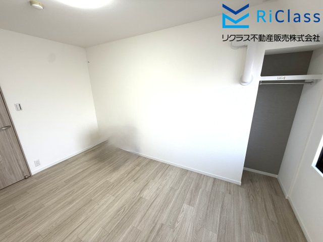 ローレル新長田の洋室