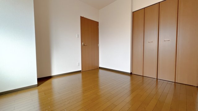 シティパル山王台の洋室