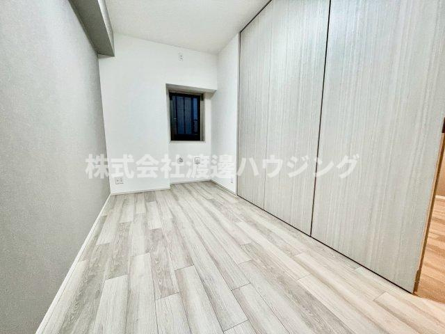 プレミスト江坂の寝室