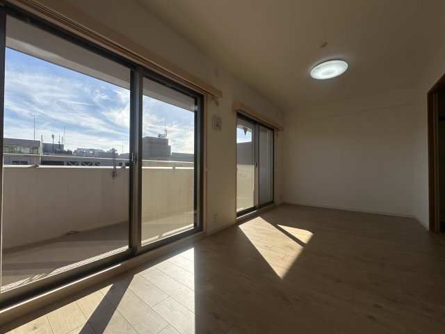 ウインヒルズジェームス山 の居間・リビング