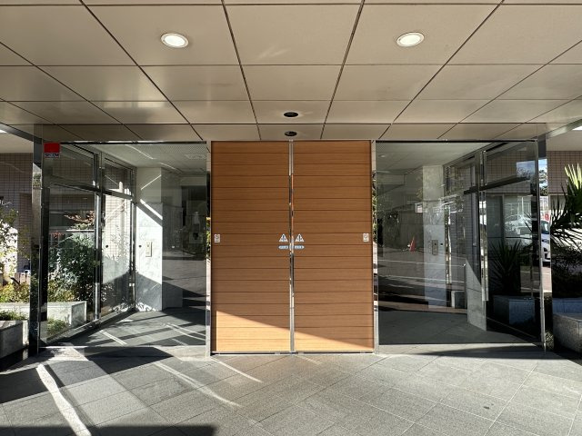 ウインヒルズジェームス山 のエントランス