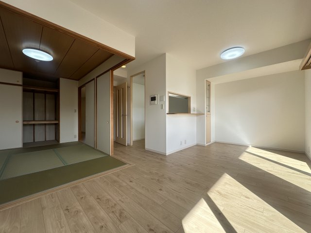 ウインヒルズジェームス山 の居間・リビング