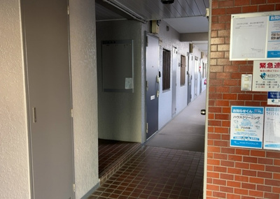 【防犯設備】 | セザール南林間 | 室内の防犯設備もチェックしましょう！モニター付きインターホンが設置されているか、防犯シャッターが設備されているか、ベランダに人が上がってきにくい高さかなどチェックしておくと入居後も安心できるでしょう。