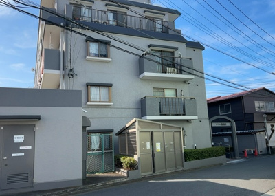 【外観】 | セザール南林間 | 外観はマンション管理がされているかの目安になります。築年数が古いと、壁面は劣化してひび割れが生じることも！建物が古びていても細かいところが修繕されていると、きちんと管理されているなぁと感じるでしょう。