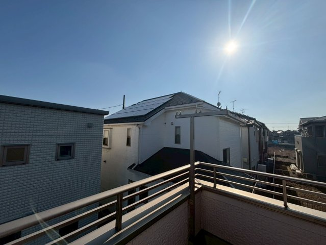 野田市尾崎台　中古売戸建の展望|南側に面したバルコニー☆彡お洗濯物がよく乾きます♪						
