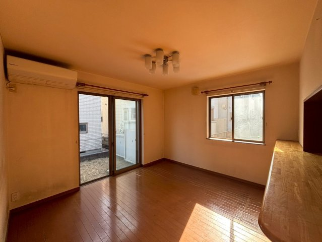 野田市尾崎台　中古売戸建の居間・リビング