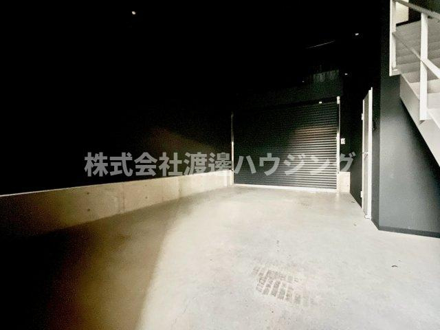 玉井町ガレージハウスの駐車場