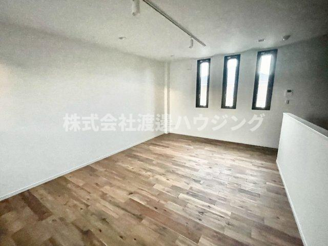 玉井町ガレージハウスの居間・リビング