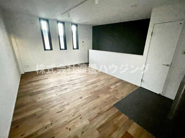 玉井町ガレージハウスの居間・リビング