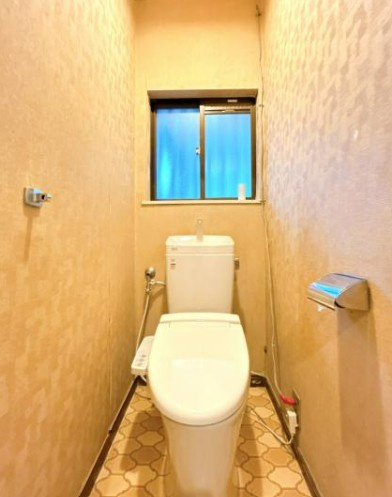 【中古】日高市武蔵台中古住宅のトイレ|シンプルなトイレスペースです☆