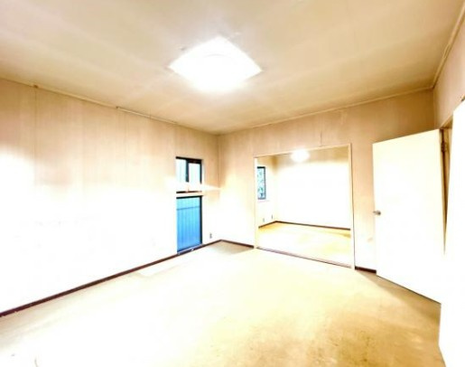 【中古】日高市武蔵台中古住宅の居間・リビング|明るいリビングダイニングです☆